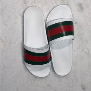 ICONIC GUCCI SLIDES